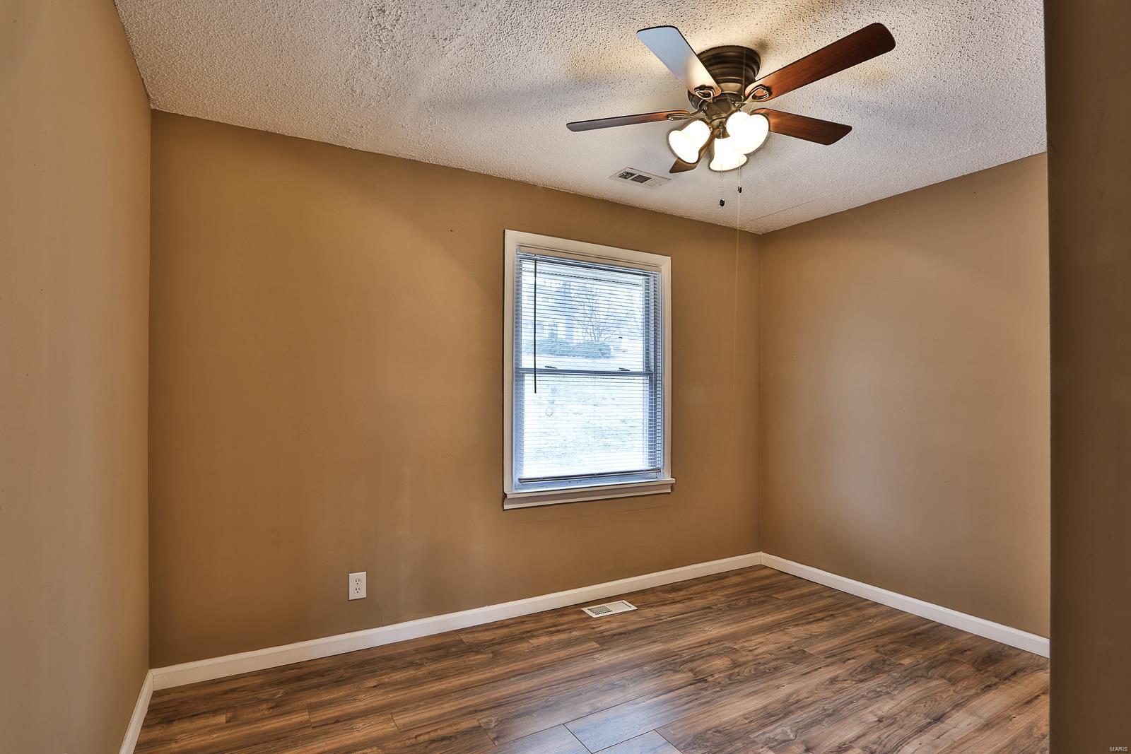 611 Magoffin Road St. Louis, MO 63129 - Photo 18 of 23 Gallery Image 18