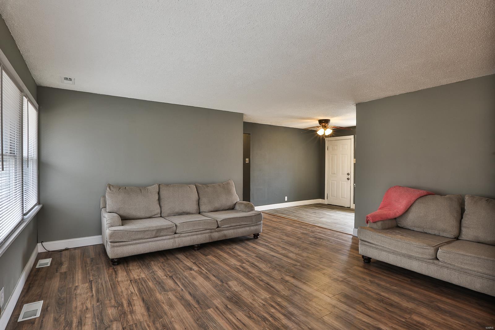 611 Magoffin Road St. Louis, MO 63129 - Photo 3 of 23 Gallery Image 3