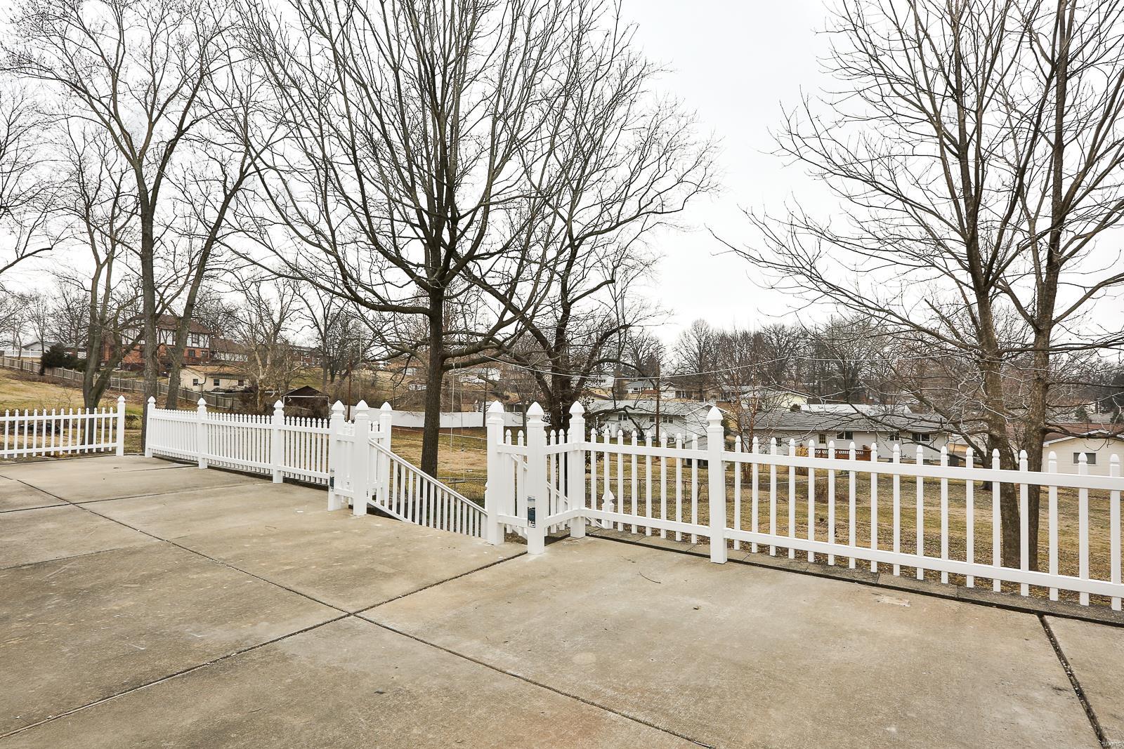 611 Magoffin Road St. Louis, MO 63129 - Photo 22 of 23 Gallery Image 22