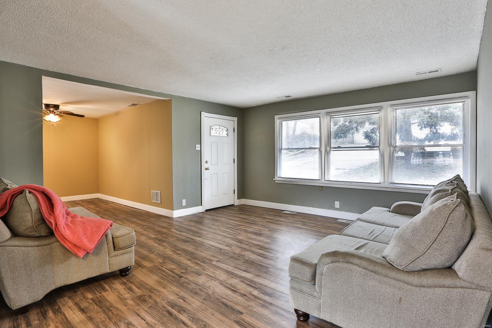 611 Magoffin Road St. Louis, MO 63129 - Photo 5 of 23 Gallery Image 5