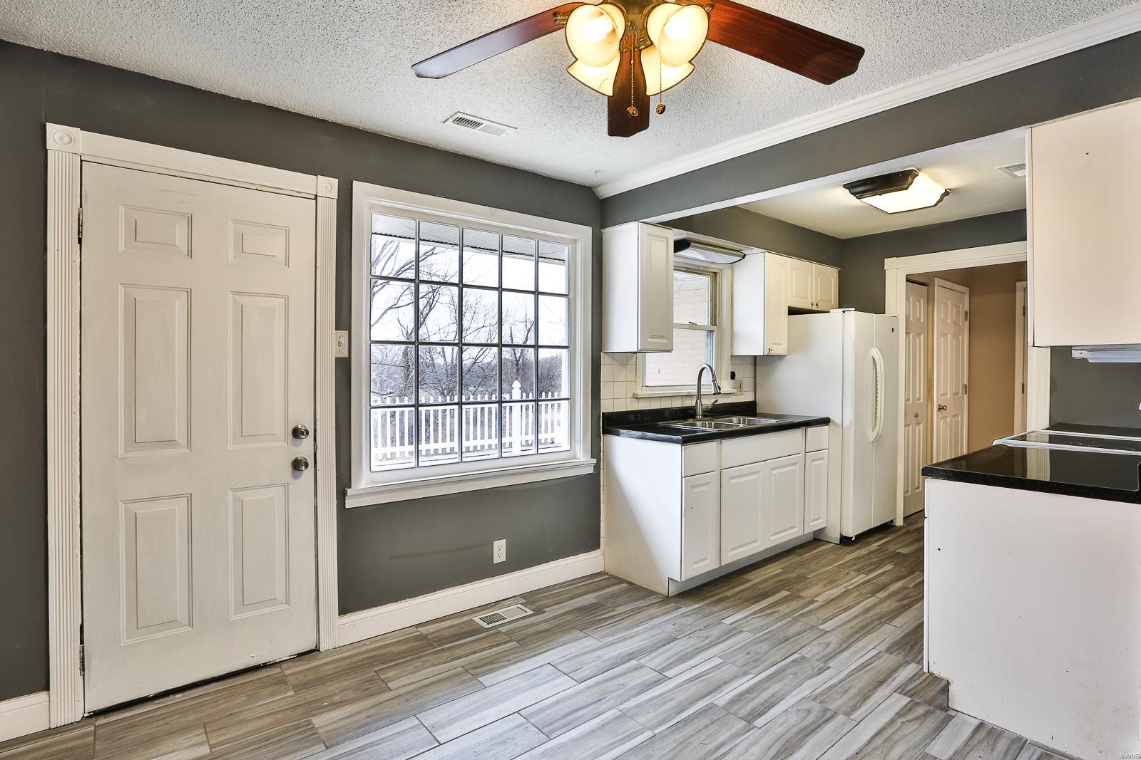 611 Magoffin Road St. Louis, MO 63129 - Photo 6 of 23 Gallery Image 6