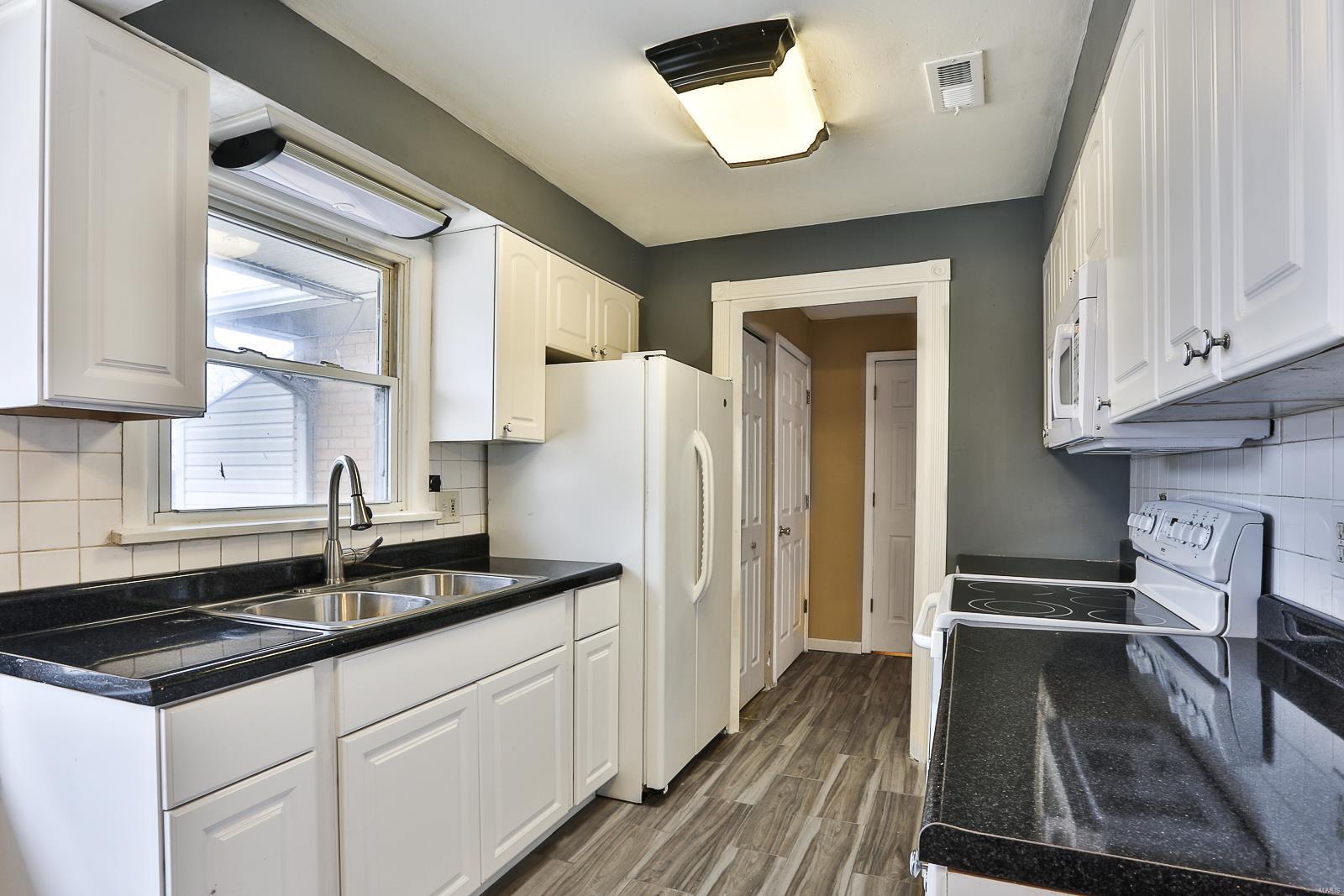 611 Magoffin Road St. Louis, MO 63129 - Photo 7 of 23 Gallery Image 7