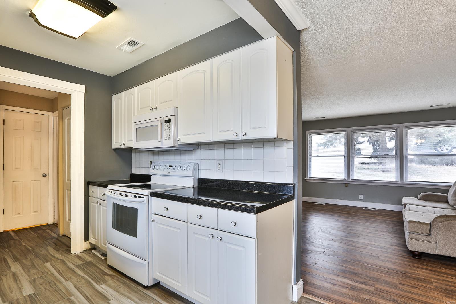 611 Magoffin Road St. Louis, MO 63129 - Photo 8 of 23 Gallery Image 8