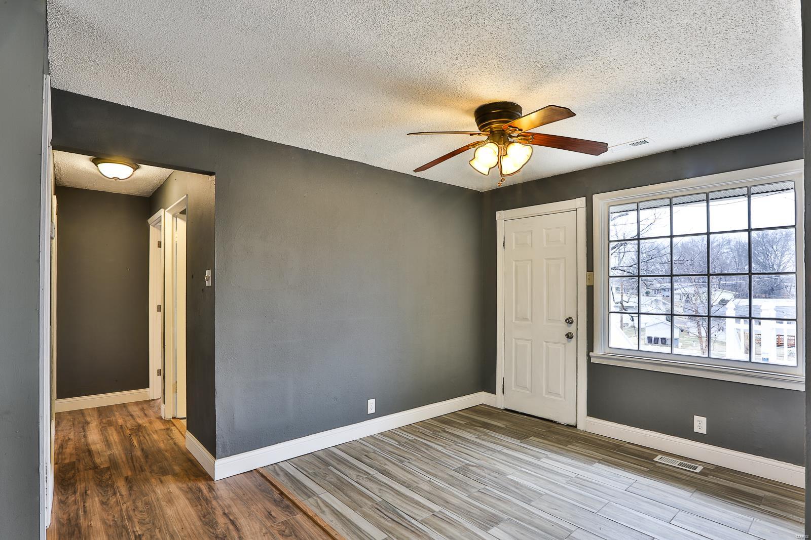 611 Magoffin Road St. Louis, MO 63129 - Photo 9 of 23 Gallery Image 9