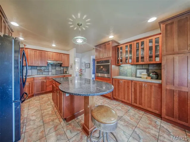 $379,900 | 18211 Deer Run Lane, St. James, MO 65559