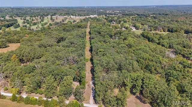 $379,900 | 18211 Deer Run Lane, St. James, MO 65559