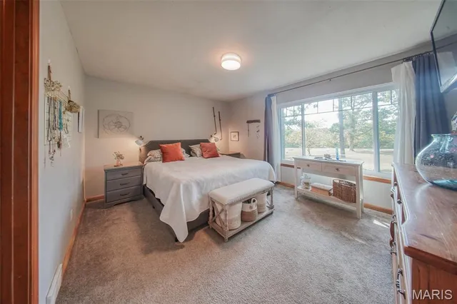 $379,900 | 18211 Deer Run Lane, St. James, MO 65559