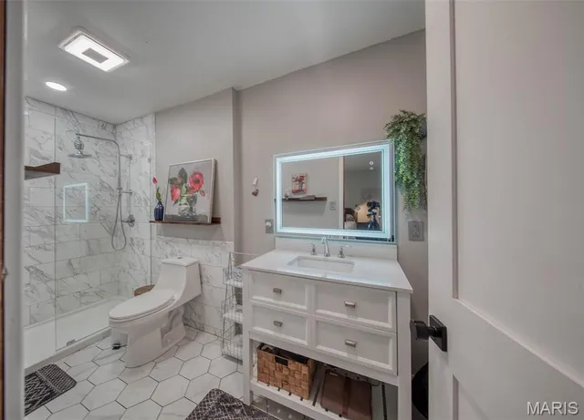 $379,900 | 18211 Deer Run Lane, St. James, MO 65559