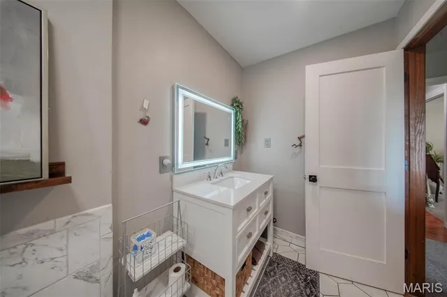 $379,900 | 18211 Deer Run Lane, St. James, MO 65559