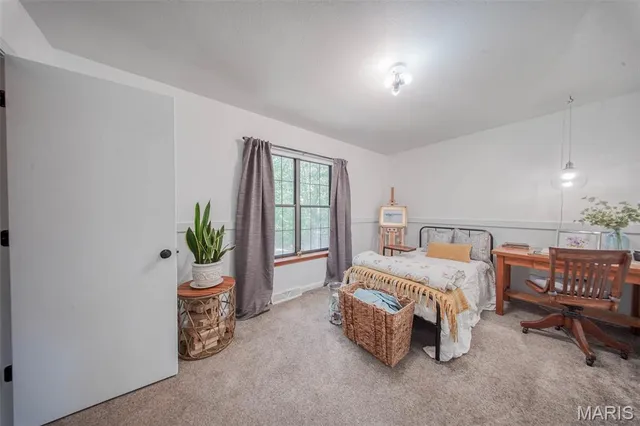 $379,900 | 18211 Deer Run Lane, St. James, MO 65559