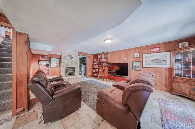 $379,900 | 18211 Deer Run Lane, St. James, MO 65559