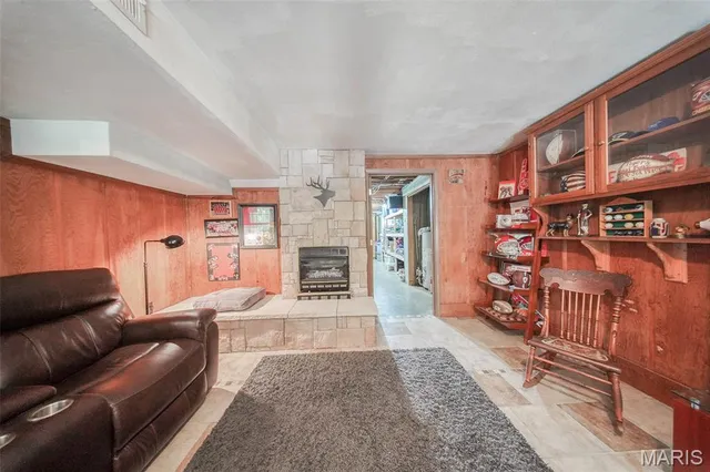 $379,900 | 18211 Deer Run Lane, St. James, MO 65559