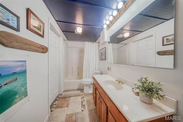 $379,900 | 18211 Deer Run Lane, St. James, MO 65559