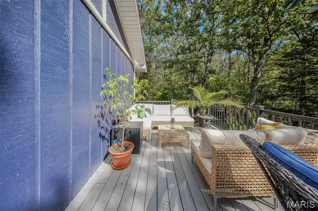 $379,900 | 18211 Deer Run Lane, St. James, MO 65559