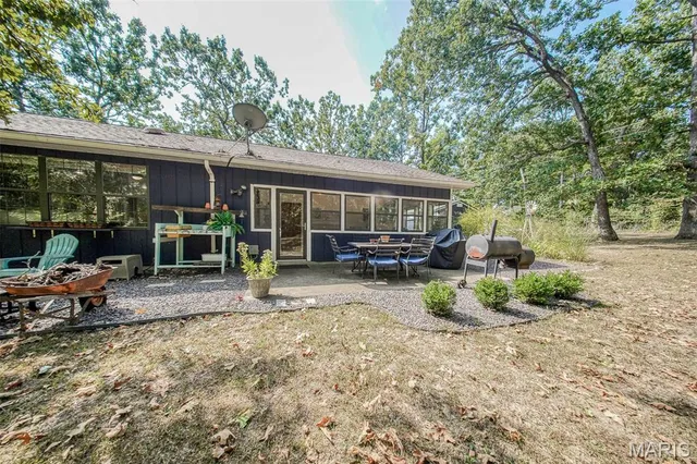 $379,900 | 18211 Deer Run Lane, St. James, MO 65559