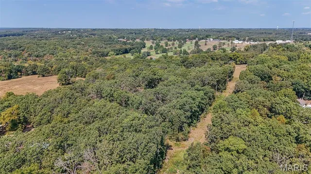 $379,900 | 18211 Deer Run Lane, St. James, MO 65559