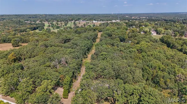 $379,900 | 18211 Deer Run Lane, St. James, MO 65559