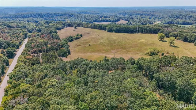 $379,900 | 18211 Deer Run Lane, St. James, MO 65559