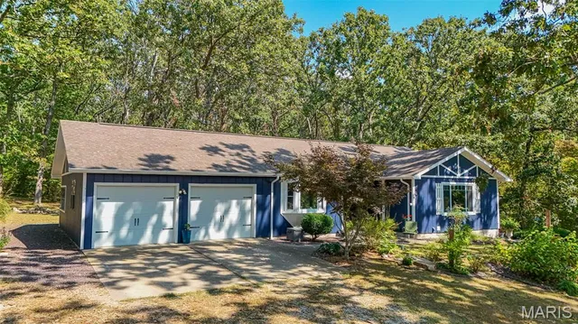 $379,900 | 18211 Deer Run Lane, St. James, MO 65559