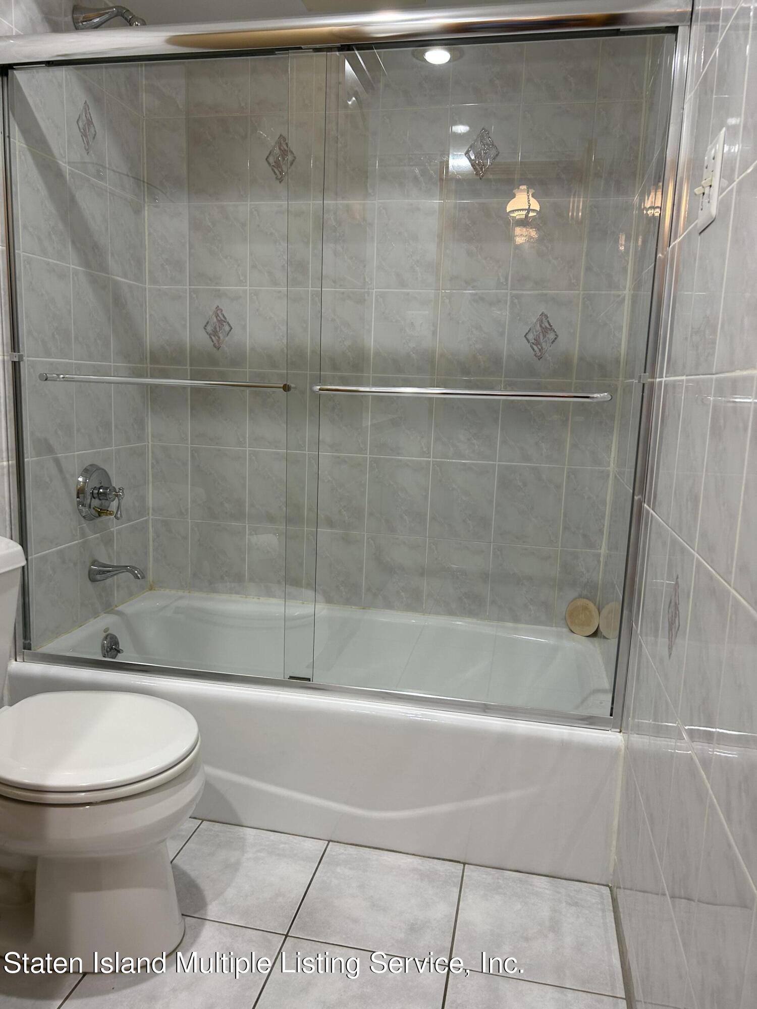 77 Birch Road Staten Island, NY 10303 - Photo 13 of 21 Full Bathroom