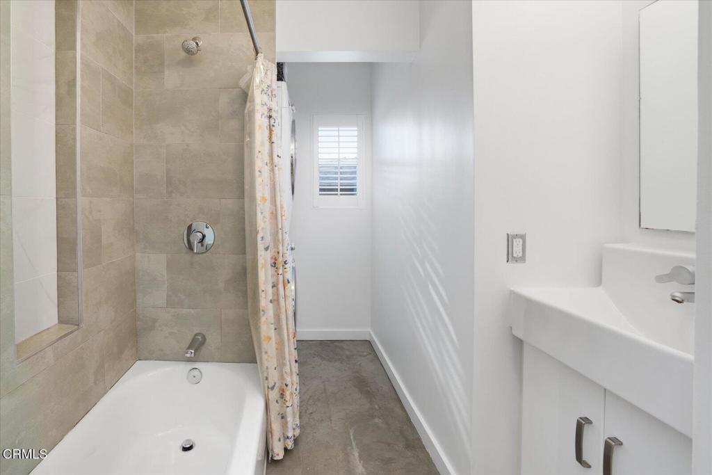 2627 Range Road Los Angeles, CA 90065 - Photo 18 of 50 50-Bathroom