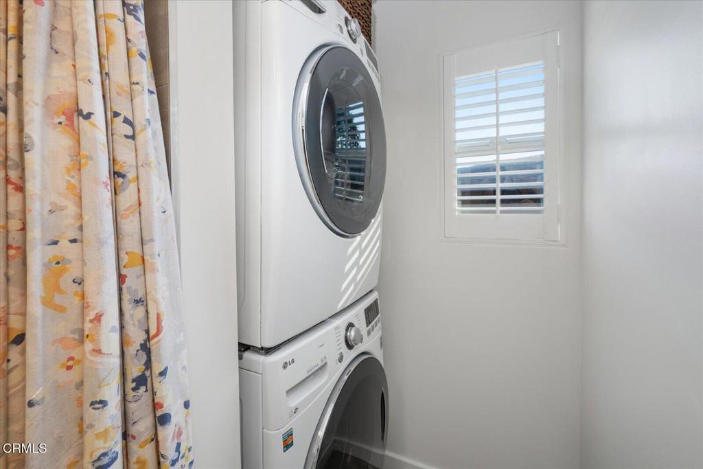 2627 Range Road Los Angeles, CA 90065 - Photo 19 of 50 53-Laundry