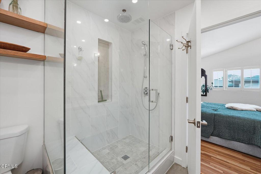 2627 Range Road Los Angeles, CA 90065 - Photo 26 of 50 45-Primary Bathroom