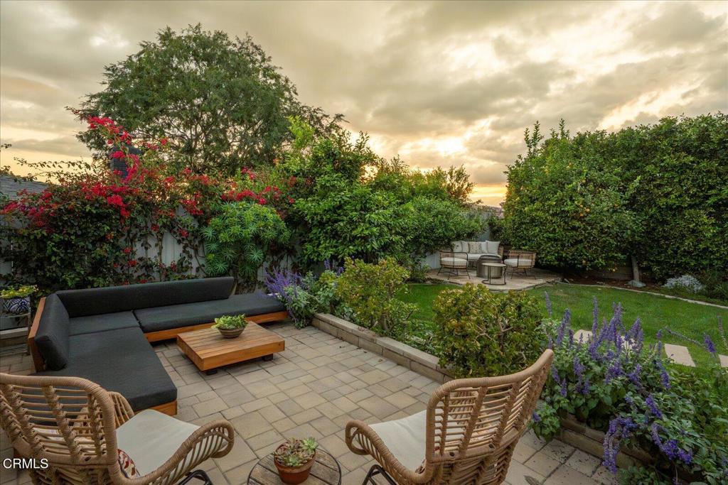 2627 Range Road Los Angeles, CA 90065 - Photo 40 of 50 36-Patio at Twilight
