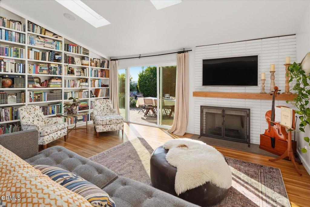 2627 Range Road Los Angeles, CA 90065 - Photo 7 of 50 15-Living Room