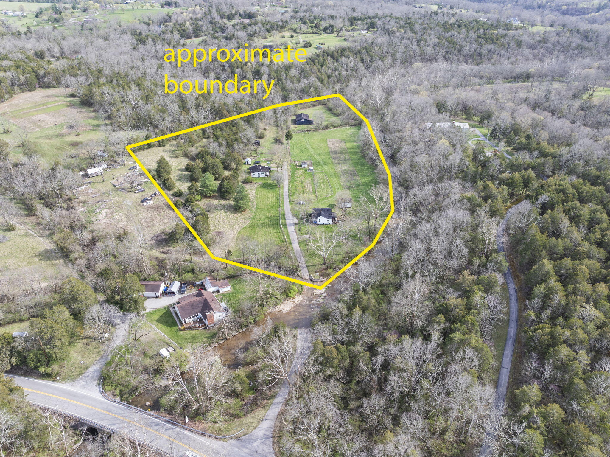 121 Johnson Road Lexington, KY 40515 - Photo 5 of 42 1-web-or-mls-DJI_20250401170705_0158_D