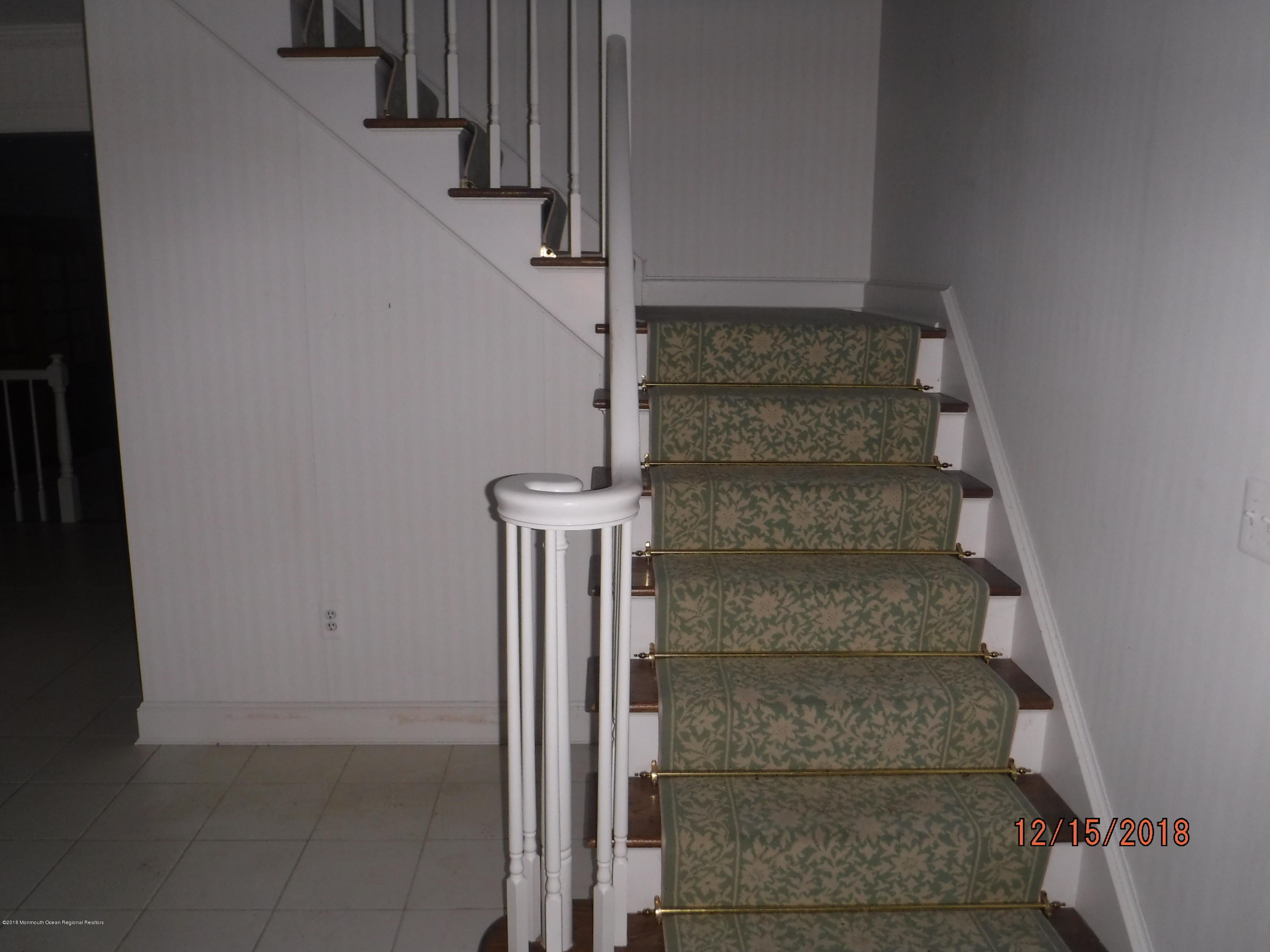 23 Paddock Lane Colts Neck, NJ 07722 - Photo 12 of 64 Foyer