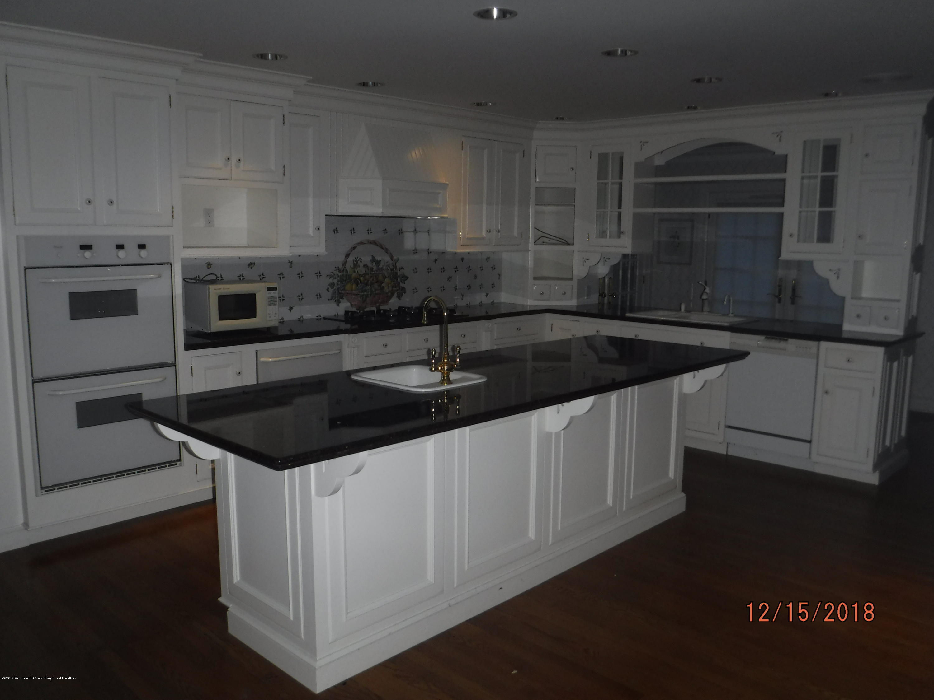 23 Paddock Lane Colts Neck, NJ 07722 - Photo 14 of 64 Kitchen view 2