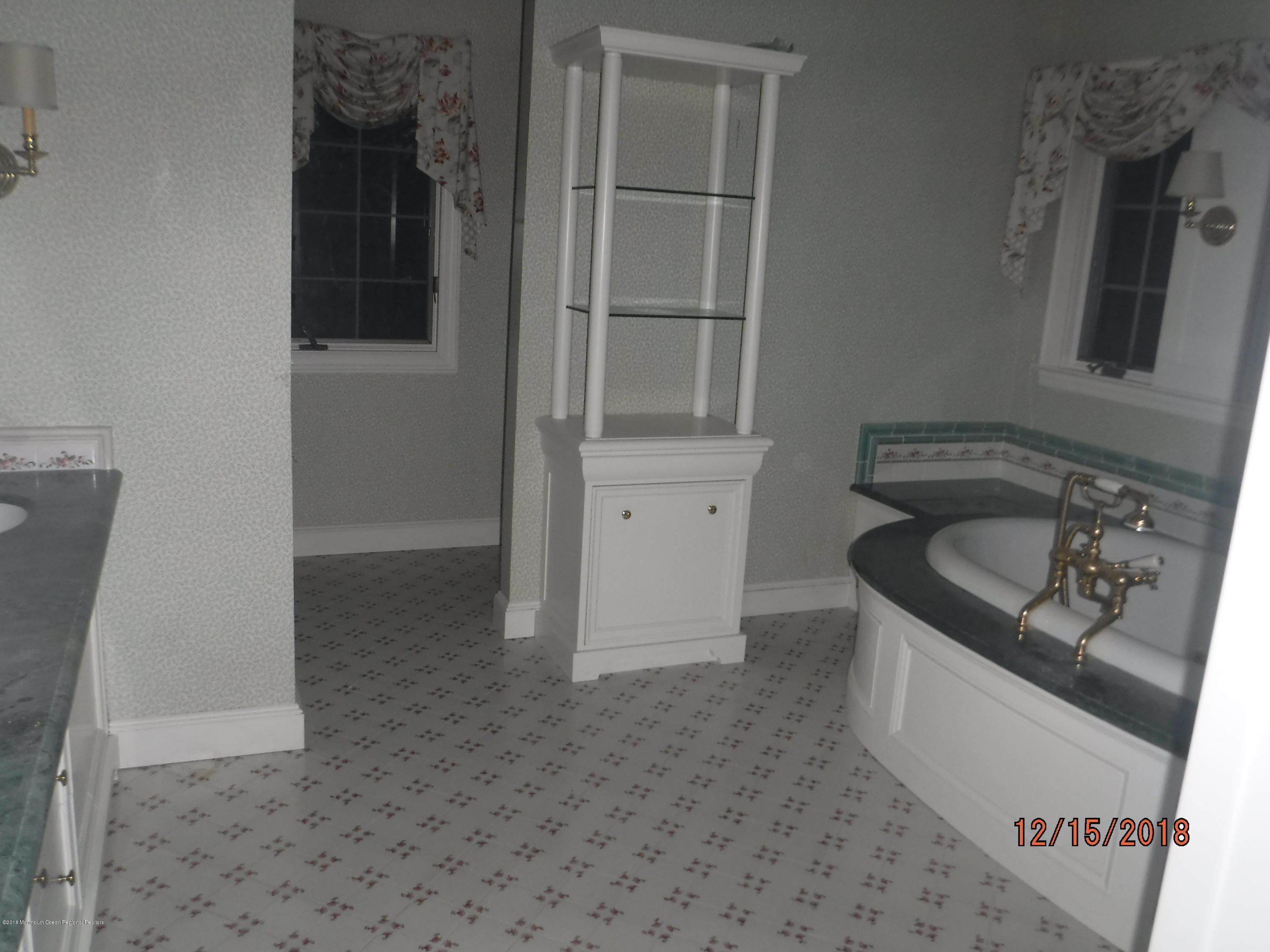 23 Paddock Lane Colts Neck, NJ 07722 - Photo 27 of 64 Master bath