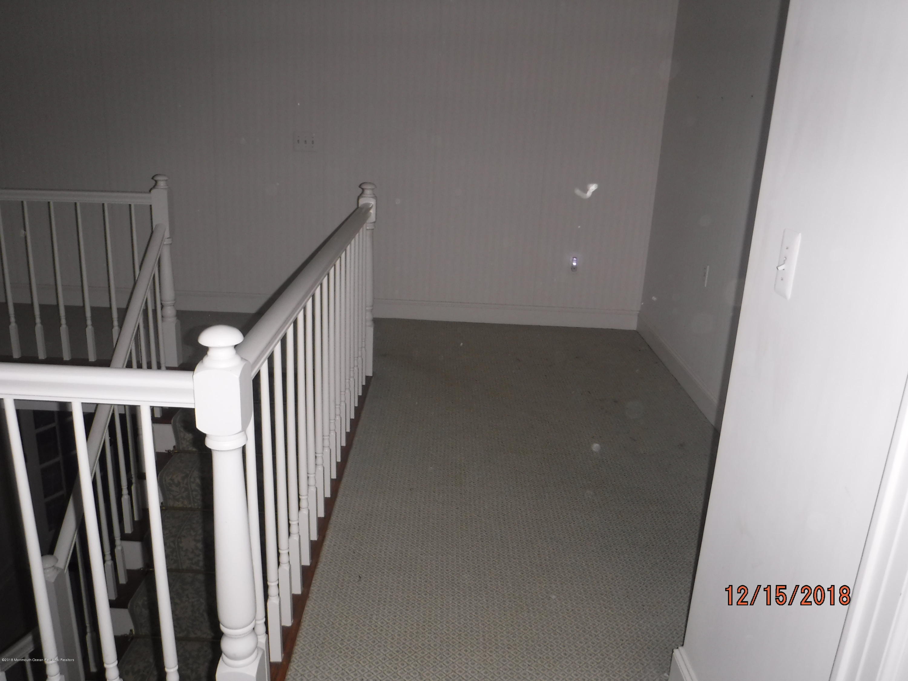 23 Paddock Lane Colts Neck, NJ 07722 - Photo 30 of 64 Upper level landing