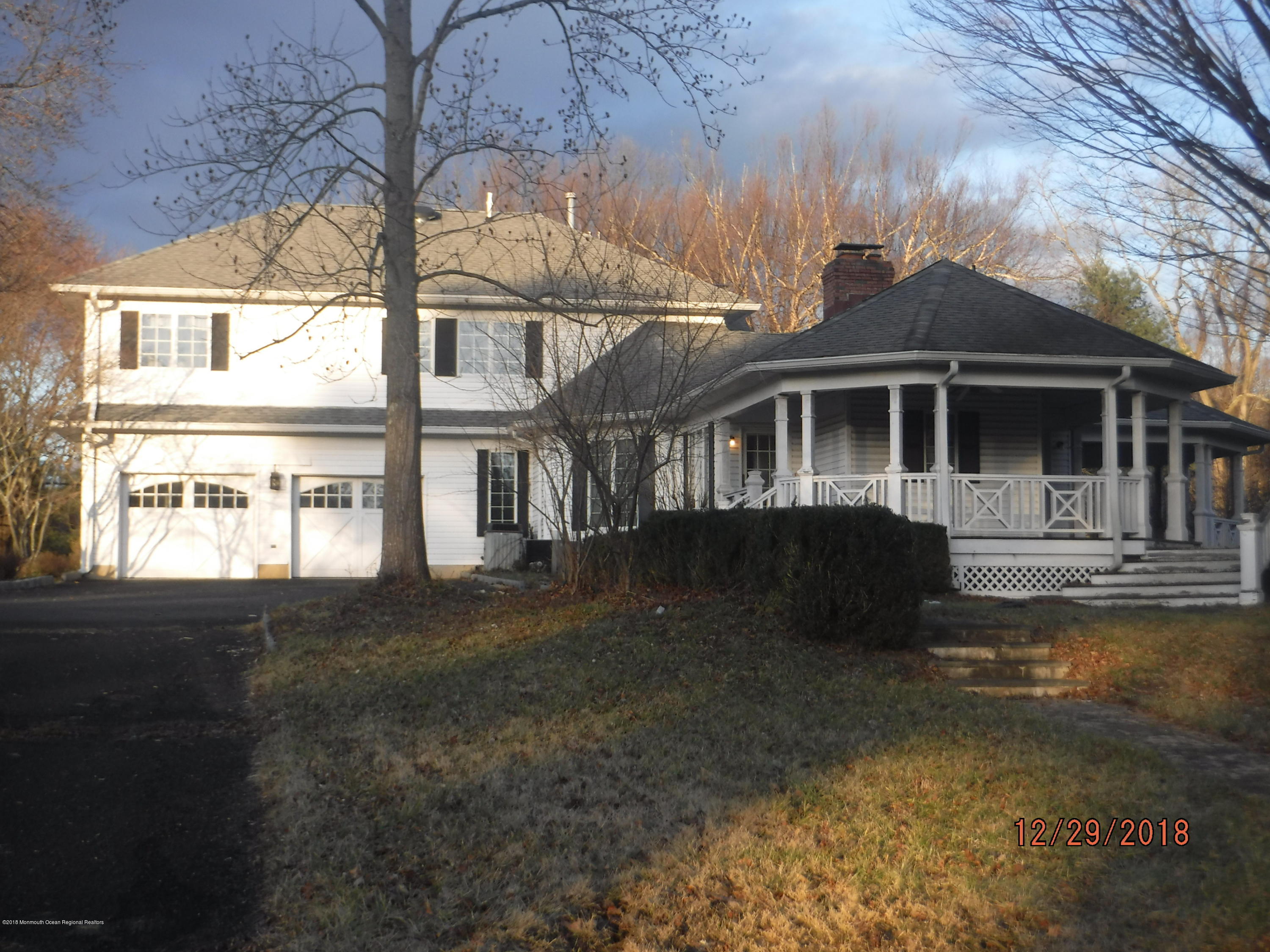 23 Paddock Lane Colts Neck, NJ 07722 - Photo 3 of 64 side