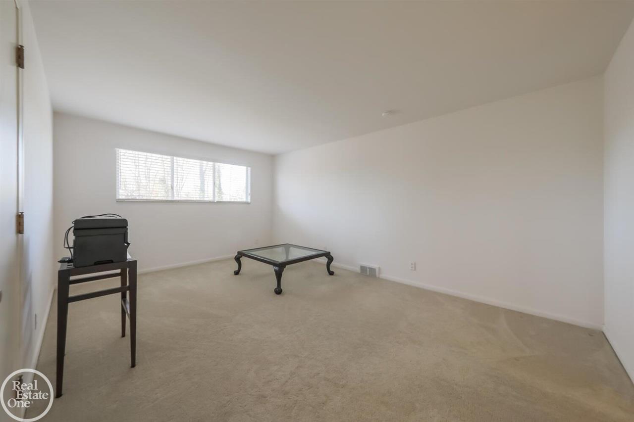 511 Shelden Road Grosse Pointe, MI 48236 - Photo 41 of 51 50061862-40.JPG
