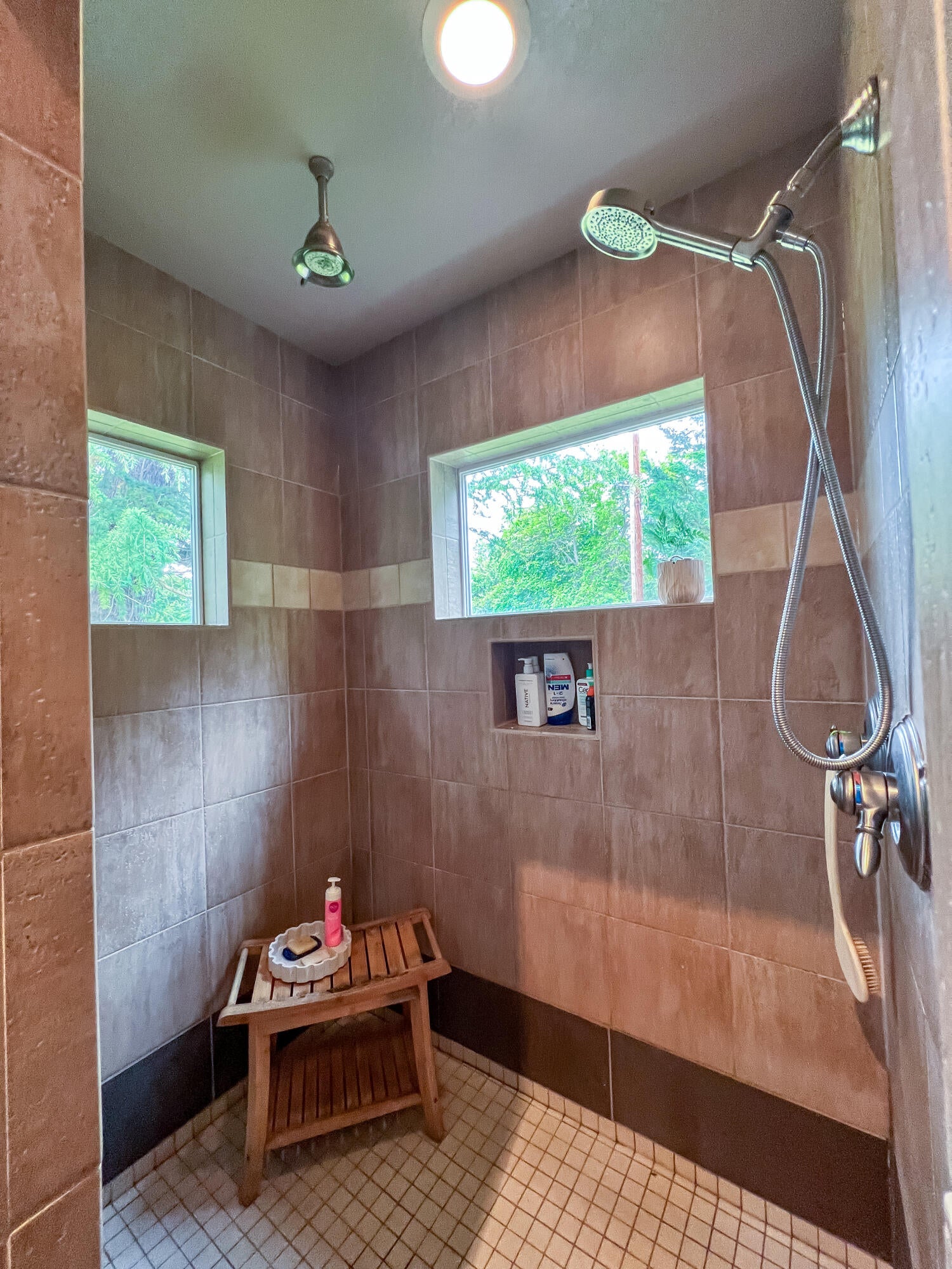 2835 Sundown Road Medford, OR 97501 - Photo 42 of 61 primary shower best