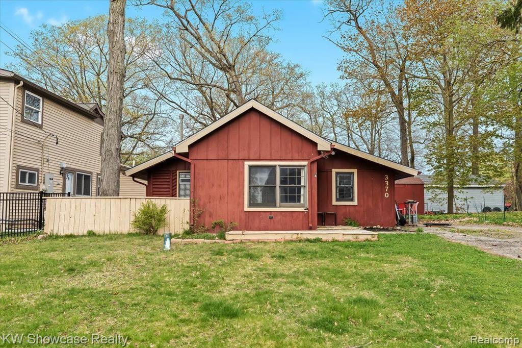 3370 Duffield White Lake, MI 48383 - Photo 2 of 34 Gallery Image 2