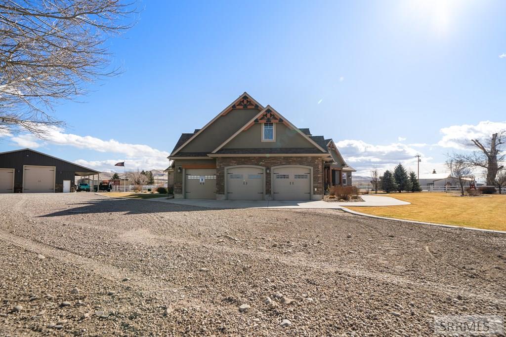 52 South Msn Road Pocatello, ID 83202 - Photo 3 of 54