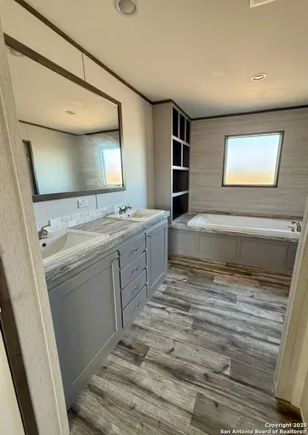 $260,000 | 20 North Penney Lane, Knippa, TX 78870