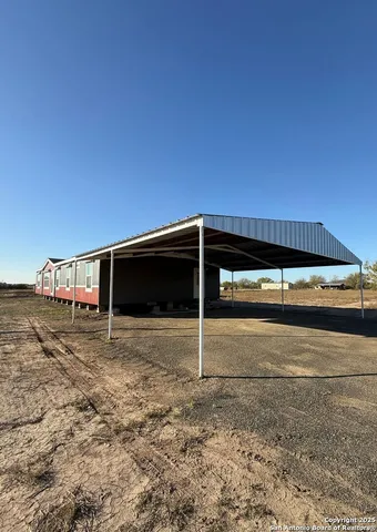 $260,000 | 20 North Penney Lane, Knippa, TX 78870