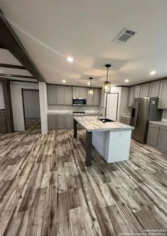 $260,000 | 20 North Penney Lane, Knippa, TX 78870