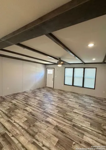 $260,000 | 20 North Penney Lane, Knippa, TX 78870