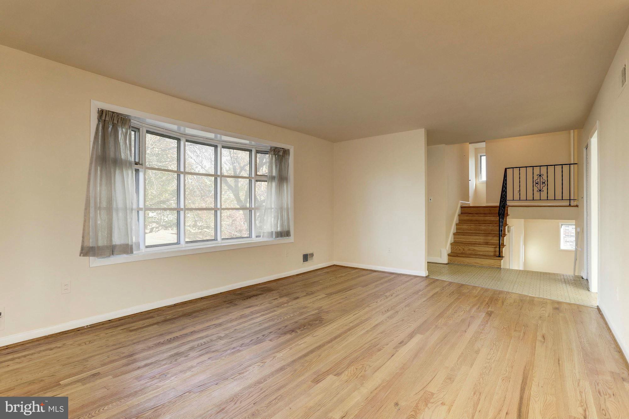 12120 Kerwood Road Silver Spring, MD 20904 - Photo 3 of 30 Living Room