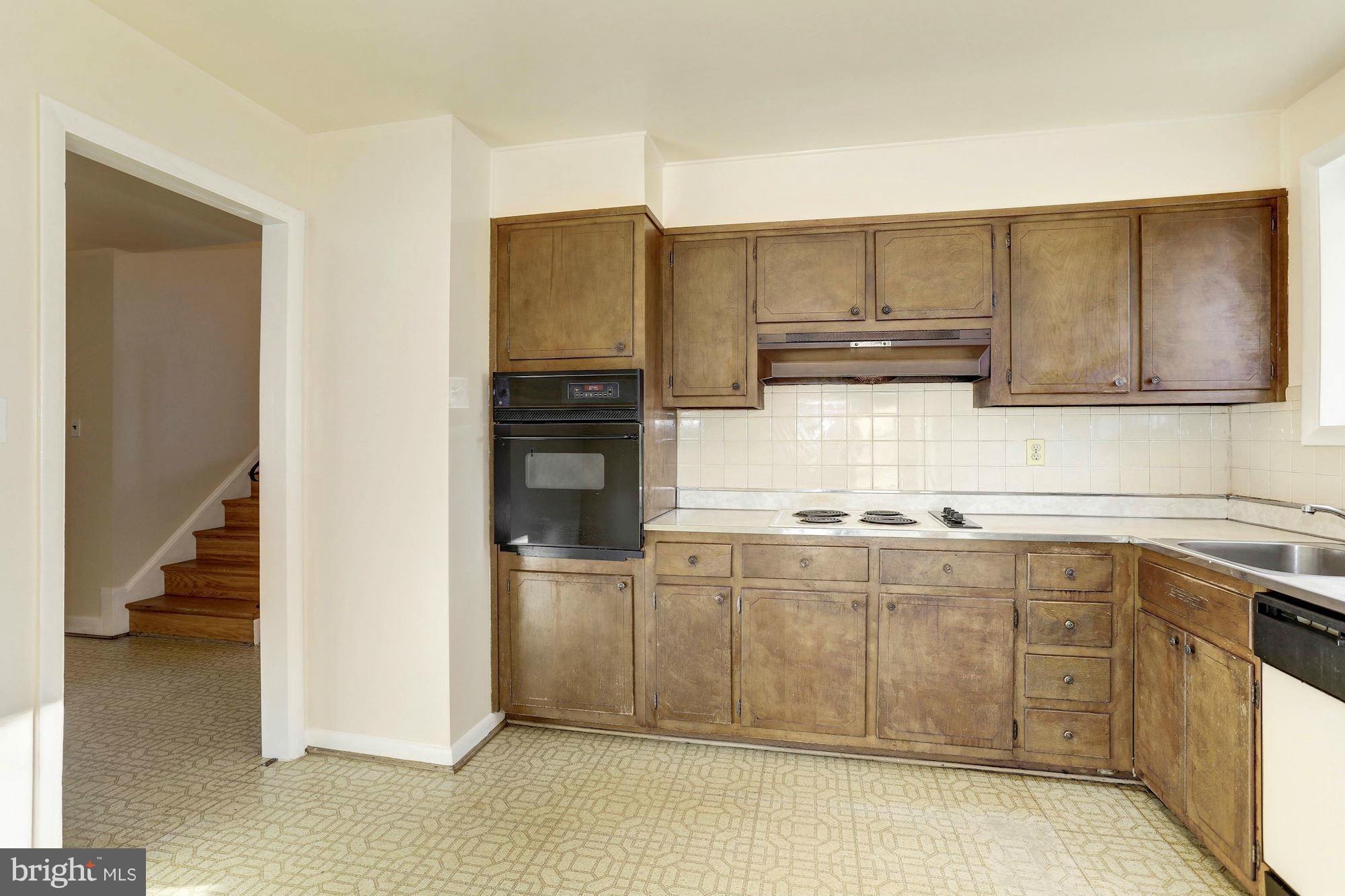 12120 Kerwood Road Silver Spring, MD 20904 - Photo 8 of 30 Kitchen