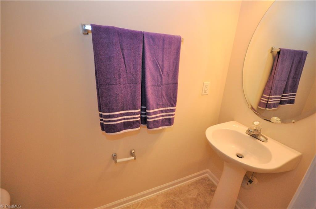 791 Pecan Ridge Circle Kernersville, NC 27284 - Photo 13 of 28 Half bath