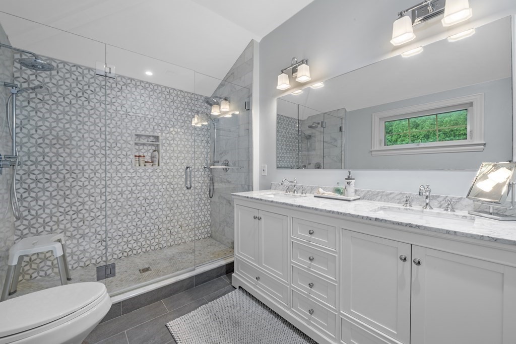 8 Littles Point Lane Swampscott, MA 01907 - Photo 24 of 41 Gallery Image 24