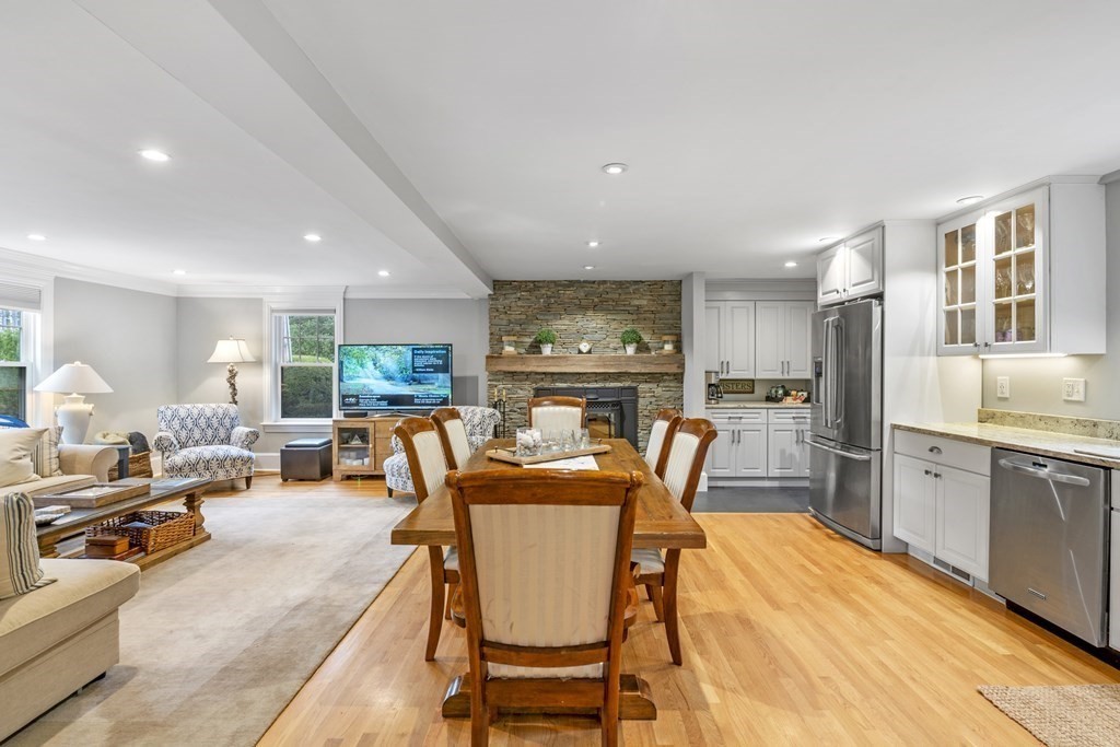 8 Littles Point Lane Swampscott, MA 01907 - Photo 10 of 41 Gallery Image 10