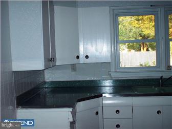 318 Spring Avenue Croydon, PA 19021 - Photo 5 of 12 Kitchen