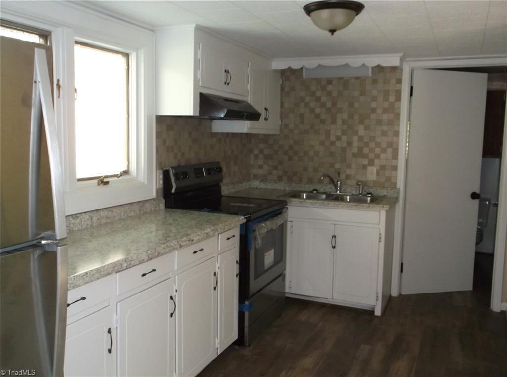 1957 Wright Road Lexington, NC 27292 - Photo 6 of 18 New floor - counter tops and appliances